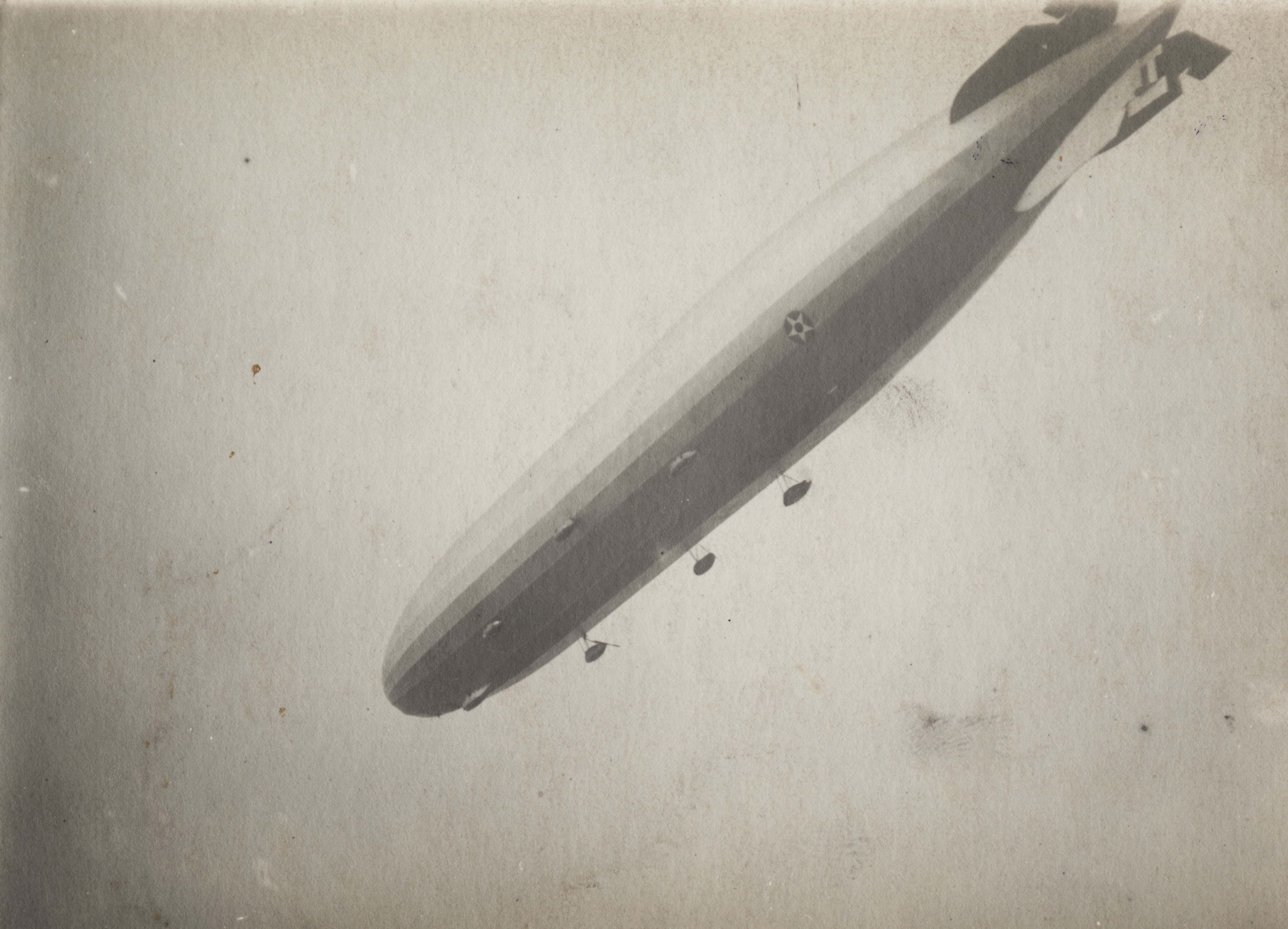 Black and white image of airship R.38/ZR2 in flight.