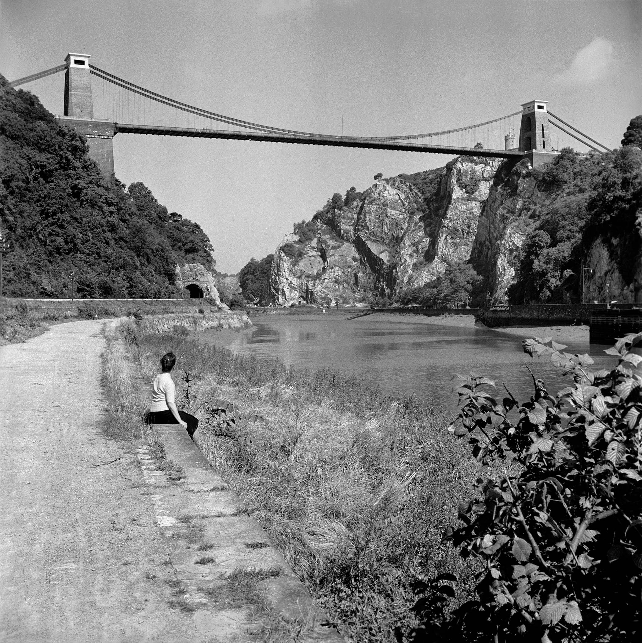 Image of Clifton Suspension Bridge in Bristol, where the world's first bungee jump happened