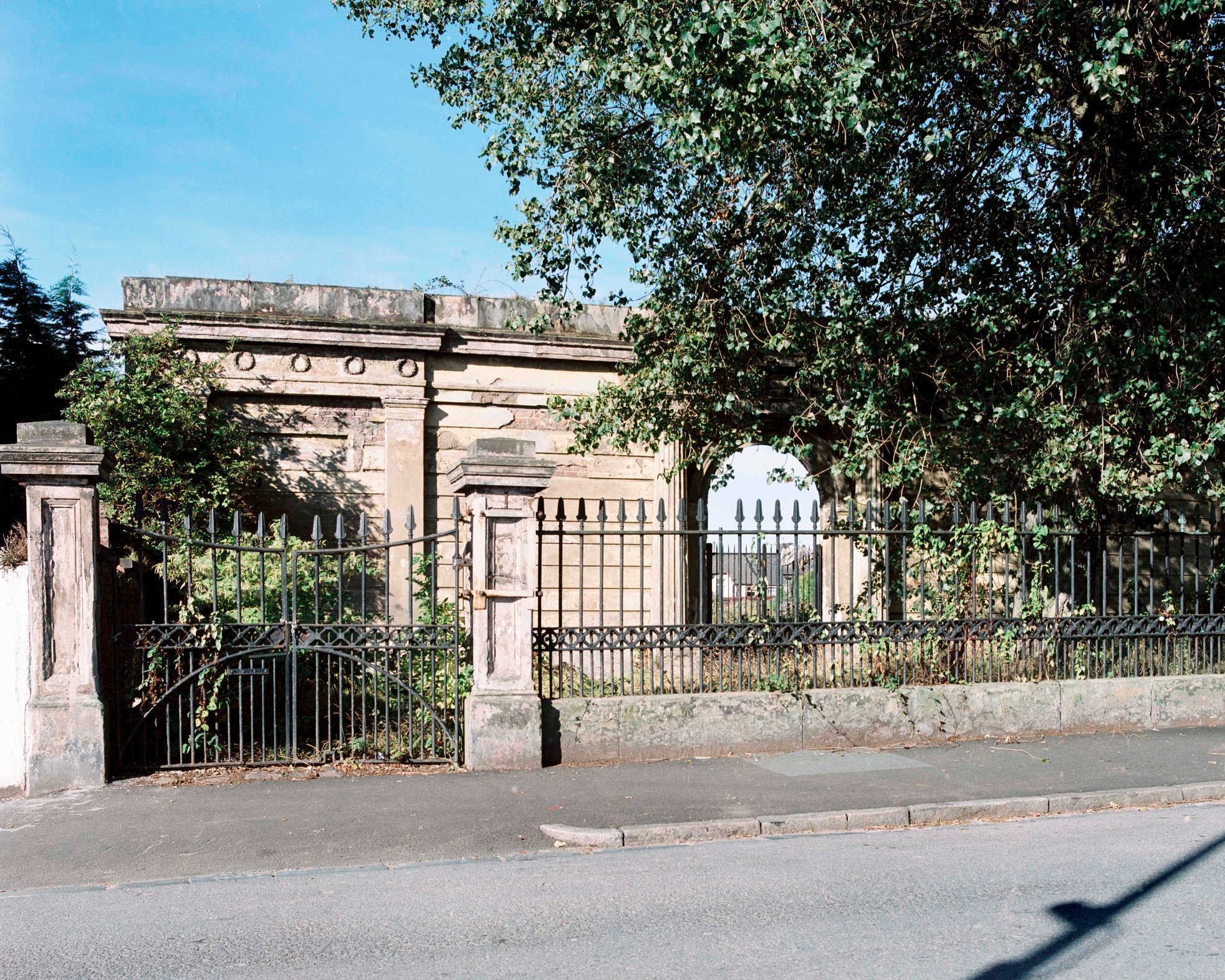 Exterior view of Jewish cemetery screen with front railings, Deane Road cemetery, Merseyside, Liverpool