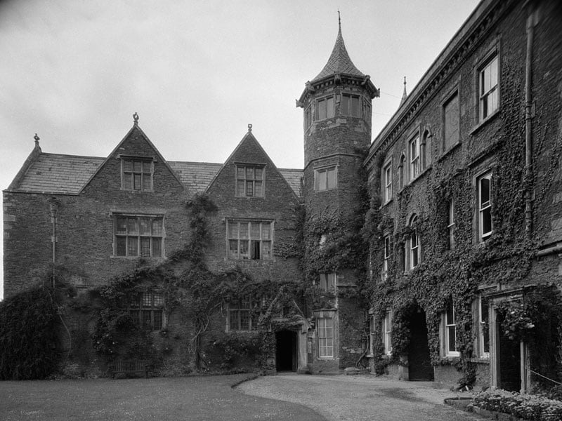 Hanham Court, the house belonging to Sir Henry Creswick in 1668, photograph 1942