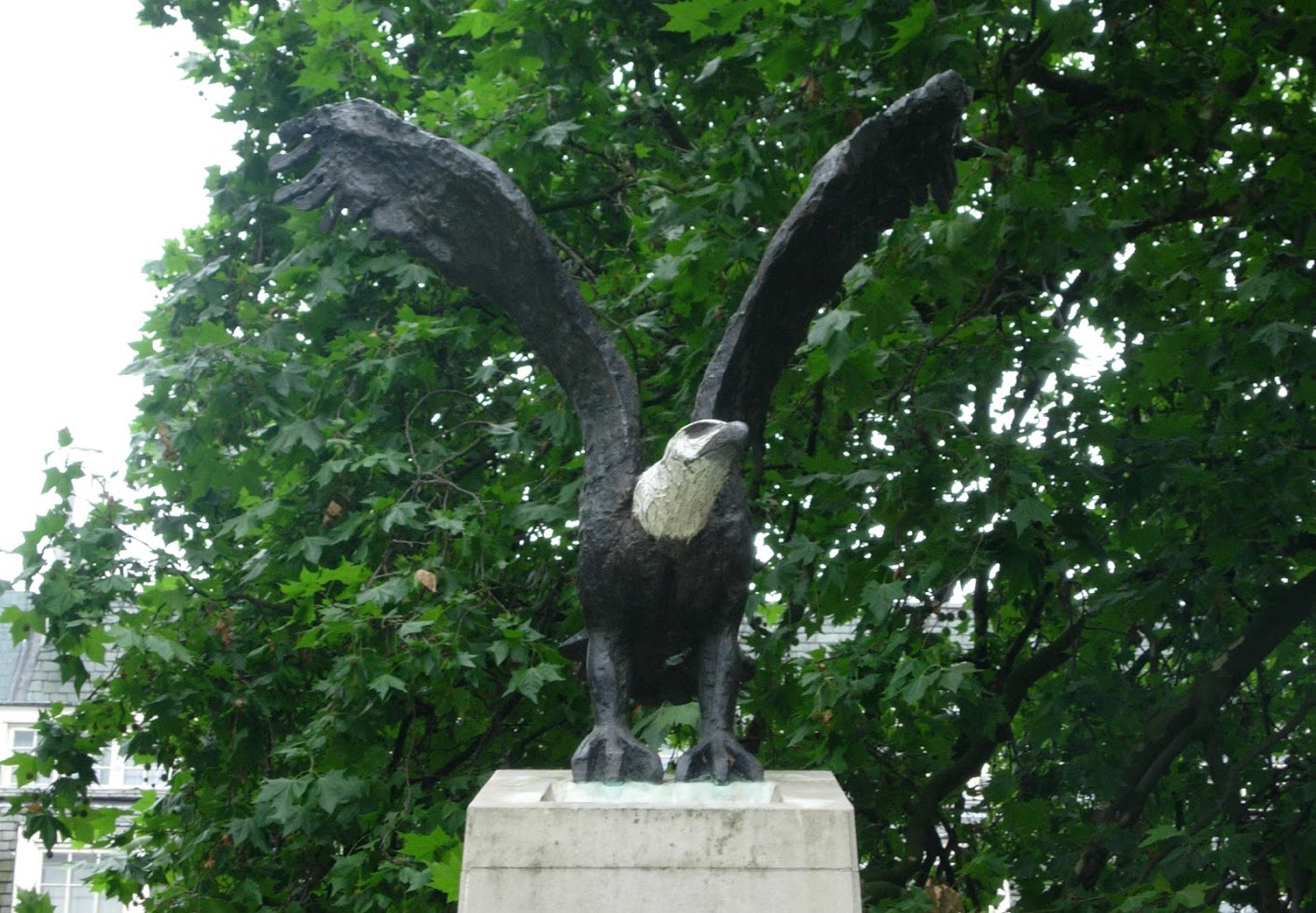 Eagle Squadron Memorial by Elisabeth Frink, 1985. Grosvenor Square Gardens, London. Listed Grade II © Killer Biscuit via Flickr
