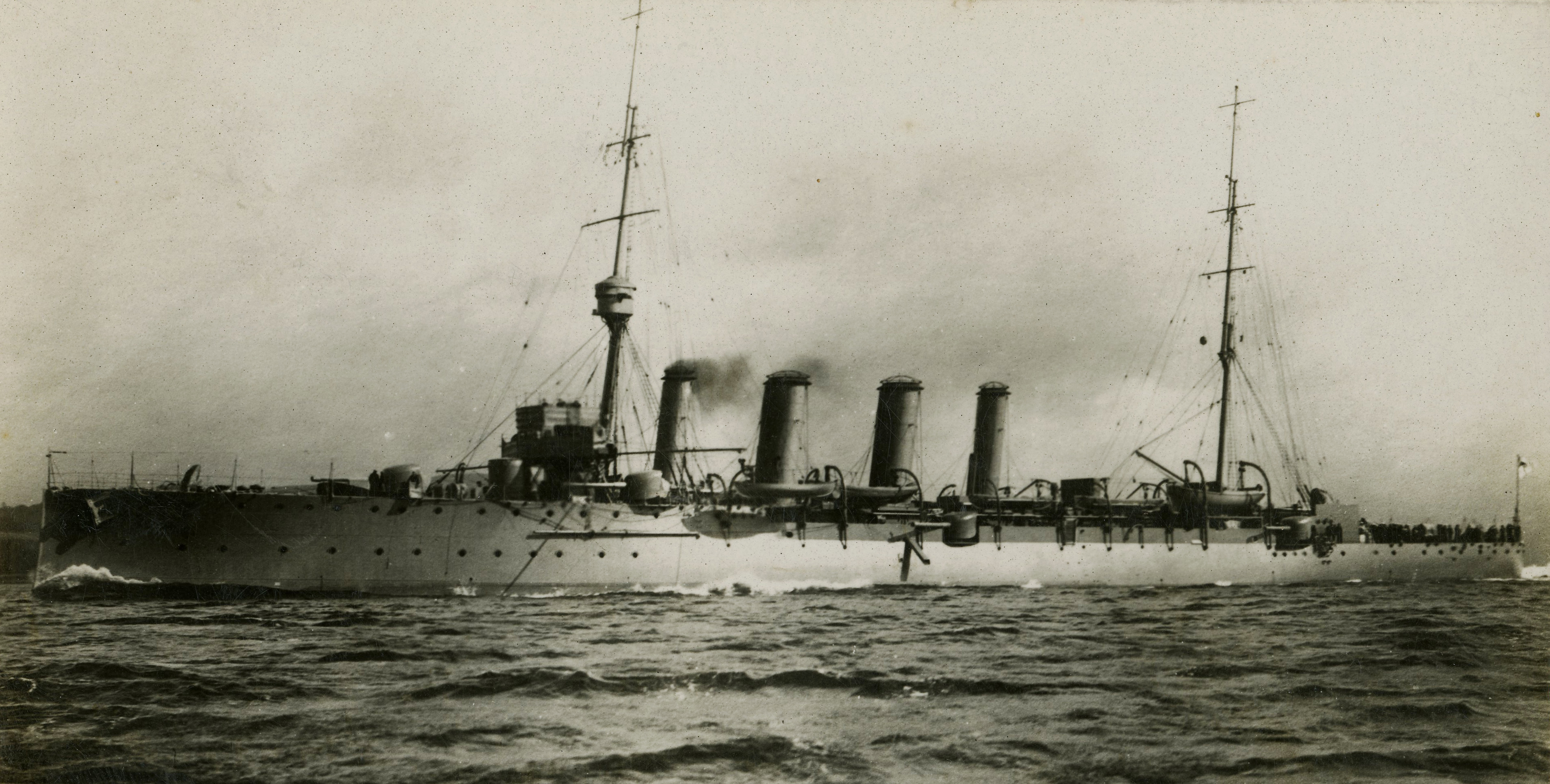 HMS Falmouth at sea shortly after she was commissioned in September 1911