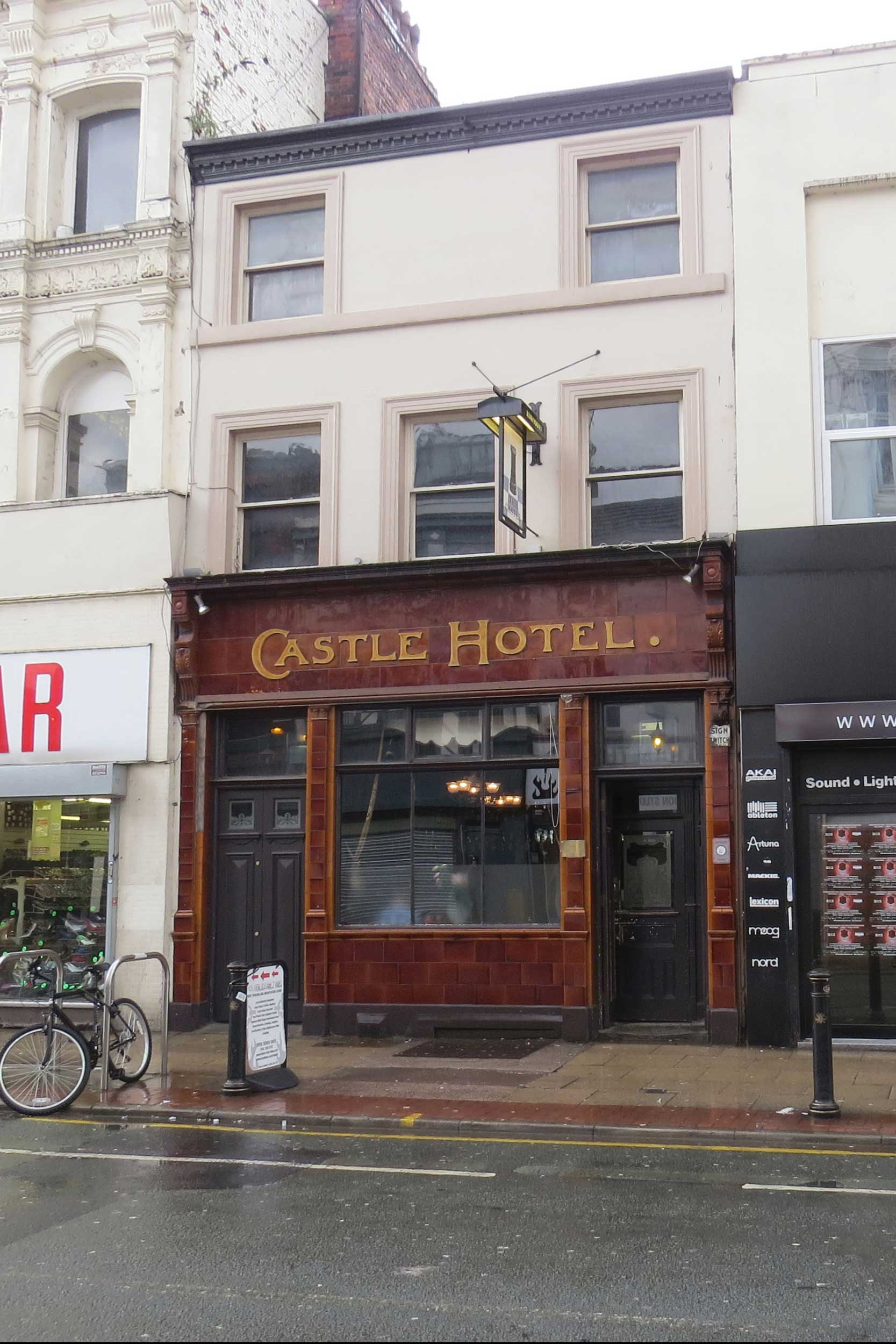 View of the Castle Hotel pub in Manchester