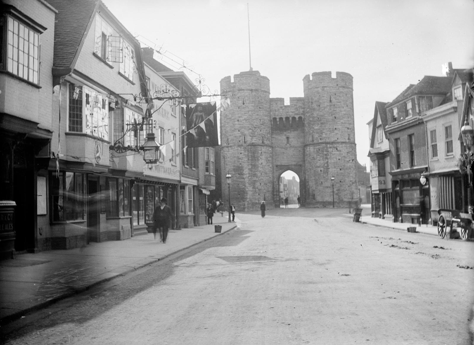 Street view looking towards West Gate, Canterbury 1903