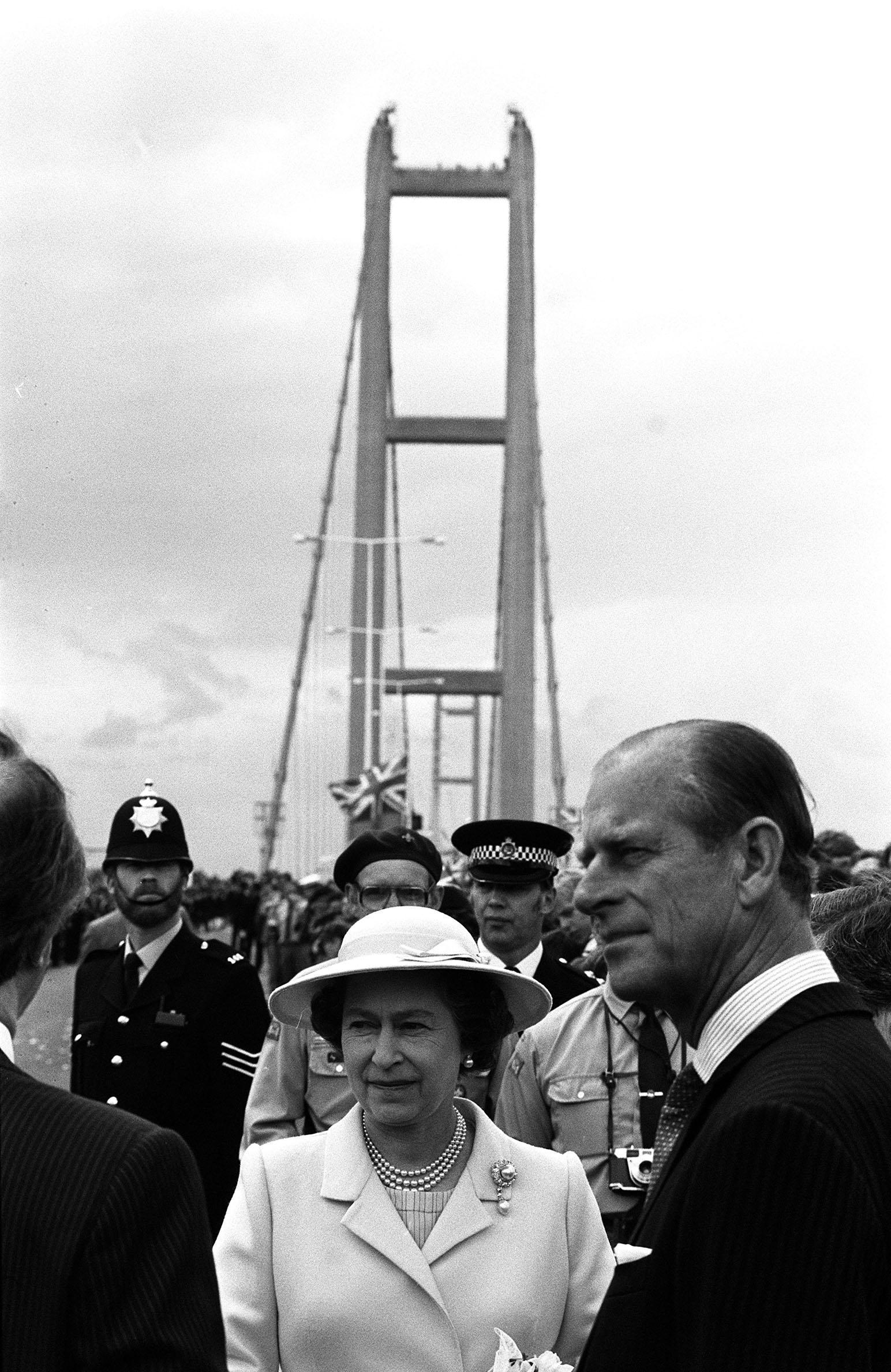 The Queen and the Duke of Edinburgh visit The Humber Bridge, 17 July 1981 © PA Images / Alamy Stock Photo